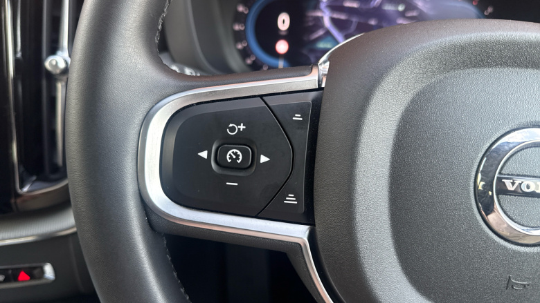 Volvo XC60 2.0 B5P Core 5dr AWD Geartronic Petrol Estate